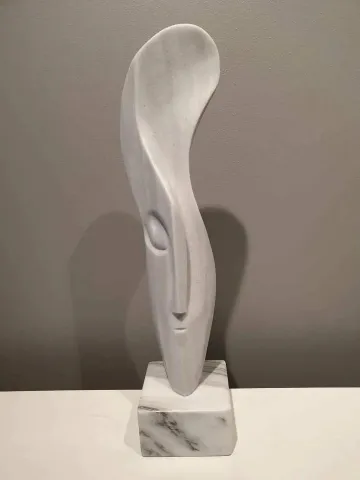 DİNÇER GÜNGÖRÜR — “Zaman”, 2018 "Zaman" eseri DİNÇER GÜNGÖRÜR tarafından 2018 yılında 75x17x17 cm ölçülerinde Marmara mermeri tekniği ile yapılmıştır.