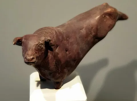 SERKAN SUPHİ ERTUĞRUL — “Boğa”, 2019 "Boğa" eseri SERKAN SUPHİ ERTUĞRUL tarafından 2019 yılında 28x27x22 cm ölçülerinde Bronz tekniği ile yapılmıştır.