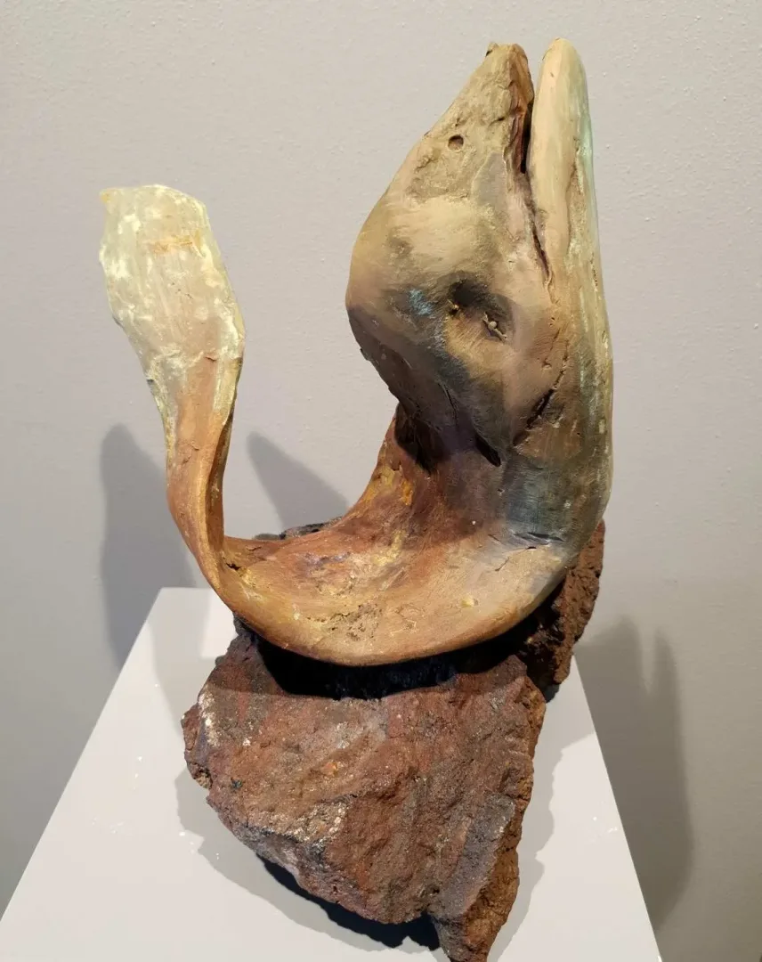 yakınlaştır "Müren" eseri SERKAN SUPHİ ERTUĞRUL tarafından 2019 yılında 36x28x28 cm ölçülerinde Bronz tekniği ile yapılmıştır.