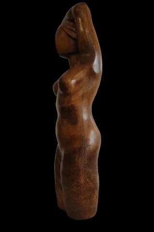 AZİMET KARAMAN — “Untitled” "İsimsiz" eseri AZİMET KARAMAN tarafından 80x20x17 cm ölçülerinde Kayın Yontu tekniği ile yapılmıştır.