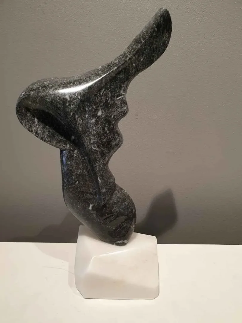 DİNÇER GÜNGÖRÜR — “İsimsiz”, 2019 "İsimsiz" eseri DİNÇER GÜNGÖRÜR tarafından 2019 yılında 47x28x13 cm ölçülerinde Mermer tekniği ile yapılmıştır.