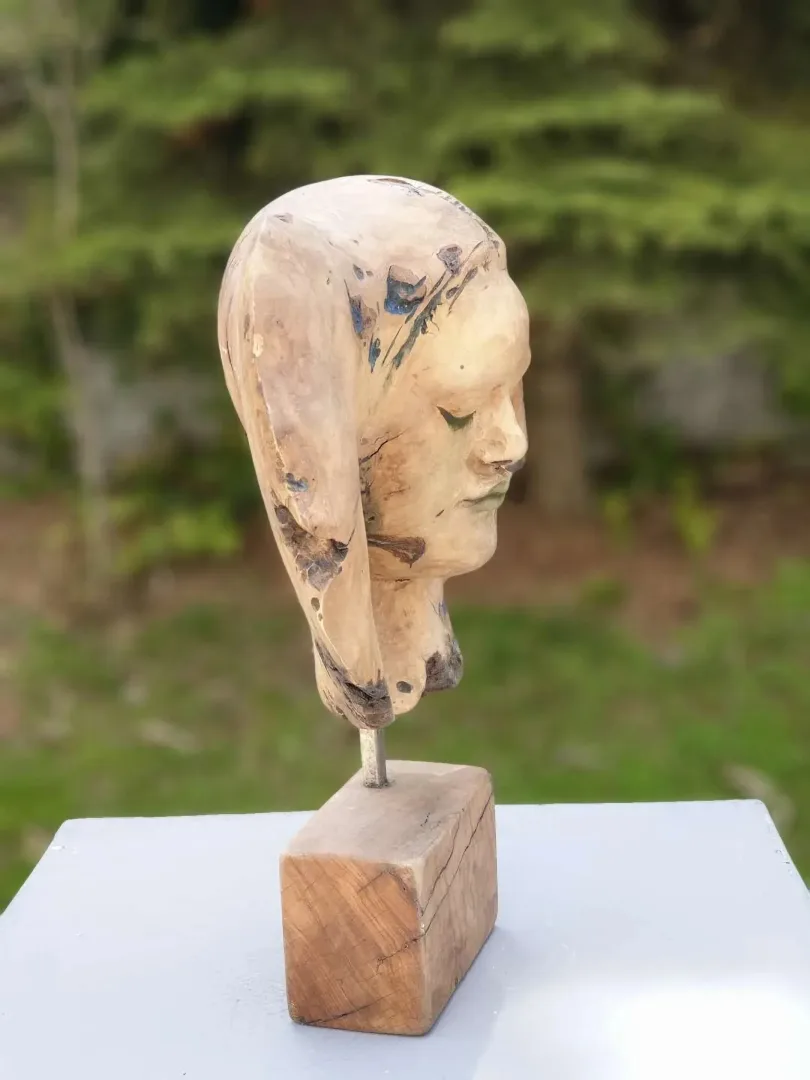 yakınlaştır "Dinlenme 2" eseri HAKAN ERASLAN tarafından 2017 yılında 40x38x17 cm ölçülerinde Zeytin Ağacı Yontu tekniği ile yapılmıştır.