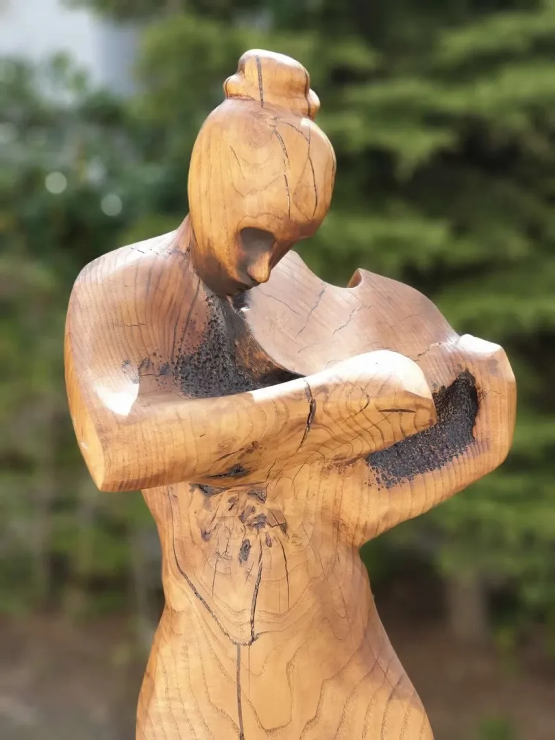 yakınlaştır "Müzisyen" eseri HAKAN ERASLAN tarafından 2015 yılında 112x38x38 cm ölçülerinde Zeytin Ağacı Yontu tekniği ile yapılmıştır.