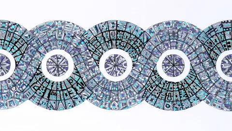 Bu eser REŞAT ŞENTÜRK tarafından 2018 yılında 14x36 cm ölçülerinde Kağıt üzeri karışık teknik tekniği ile yapılmıştır.