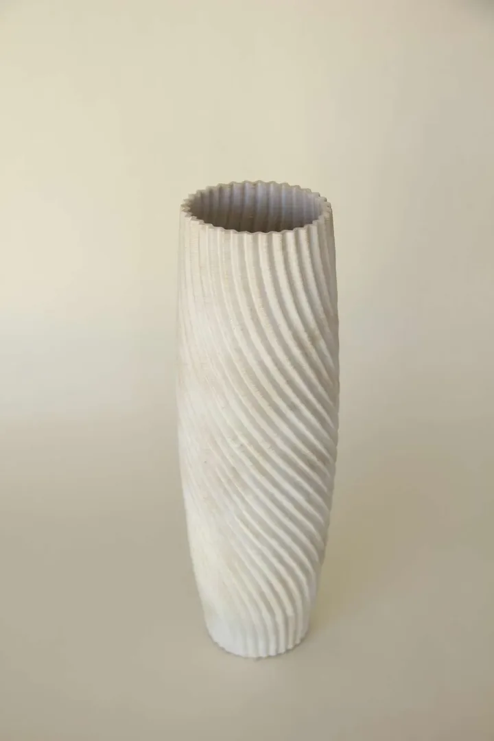 yakınlaştır "isimsiz" eseri SANVER ÖZGÜVEN tarafından 2018 yılında 30x10x10 cm ölçülerinde Üç Boyutlu Seramik Yazıcı ile Şekillendirme 1230 °C tekniği ile yapılmıştır.