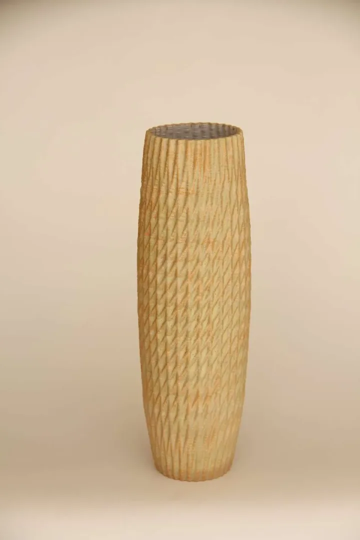 "isimsiz" eseri SANVER ÖZGÜVEN tarafından 2018 yılında 30x10x10 cm ölçülerinde Üç Boyutlu Seramik Yazıcı ile Şekillendirme 1230 °C tekniği ile yapılmıştır.