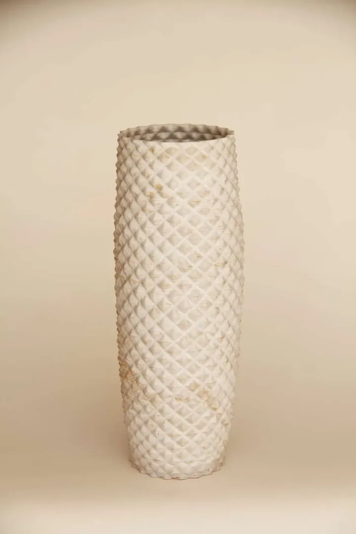 yakınlaştır "isimsiz" eseri SANVER ÖZGÜVEN tarafından 2018 yılında 30x10x10 cm ölçülerinde Üç Boyutlu Seramik Yazıcı ile Şekillendirme 1230 °C tekniği ile yapılmıştır.