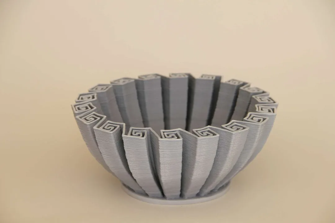 yakınlaştır "Gray White Flower Bowl" eseri SANVER ÖZGÜVEN tarafından 2019 yılında 8x19x19 cm ölçülerinde Üç Boyutlu Seramik Yazıcı ile Şekillendirme 1230 °C tekniği ile yapılmıştır.