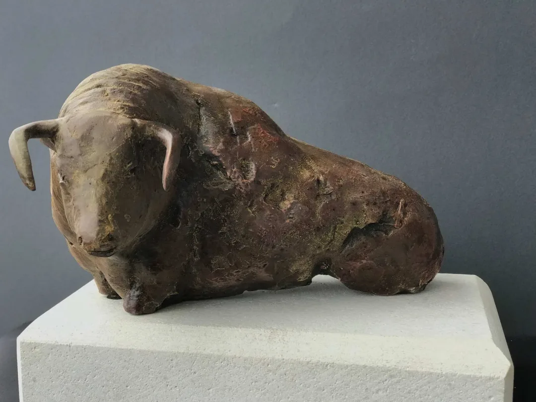 yakınlaştır "Boğa" eseri SERKAN SUPHİ ERTUĞRUL tarafından 2019 yılında 21x25x22 cm ölçülerinde Bronz tekniği ile yapılmıştır.