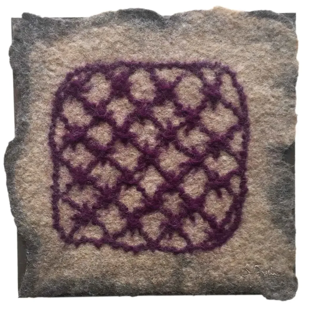 yakınlaştır "Yörük" eseri STEFANİE AYDIN tarafından 2019 yılında 25x25 cm ölçülerinde Yün-Keçe tekniği ile yapılmıştır.