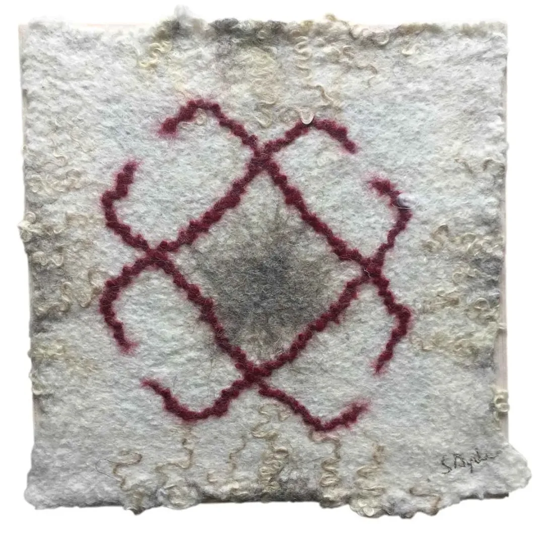 yakınlaştır "Yörük" eseri STEFANİE AYDIN tarafından 2019 yılında 25x25 cm ölçülerinde Yün-Keçe tekniği ile yapılmıştır.