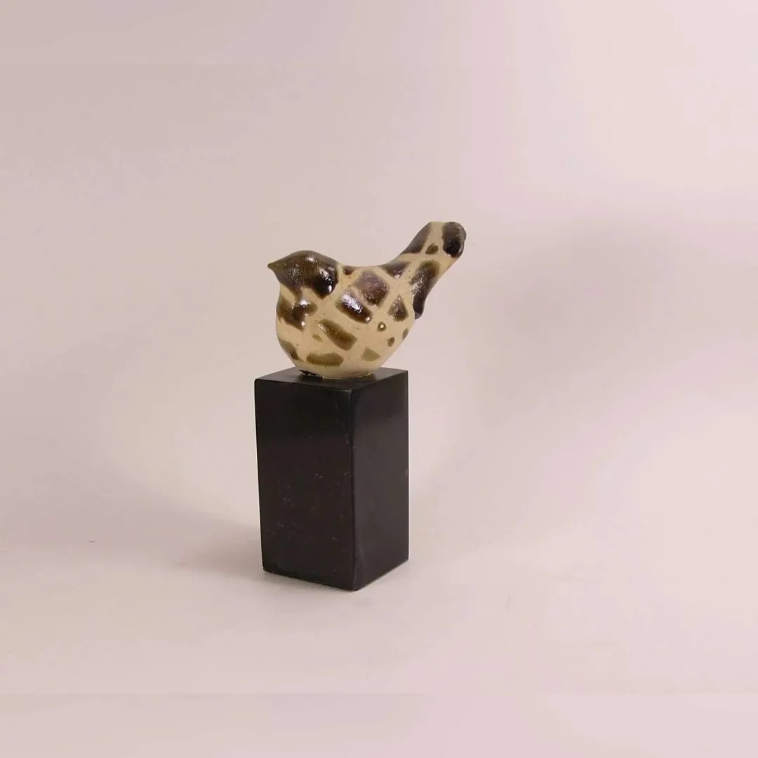 MİNE POYRAZ — “Untitled”, 2019 "İsimsiz" eseri MİNE POYRAZ tarafından 2019 yılında Seramik tekniği ile yapılmıştır.