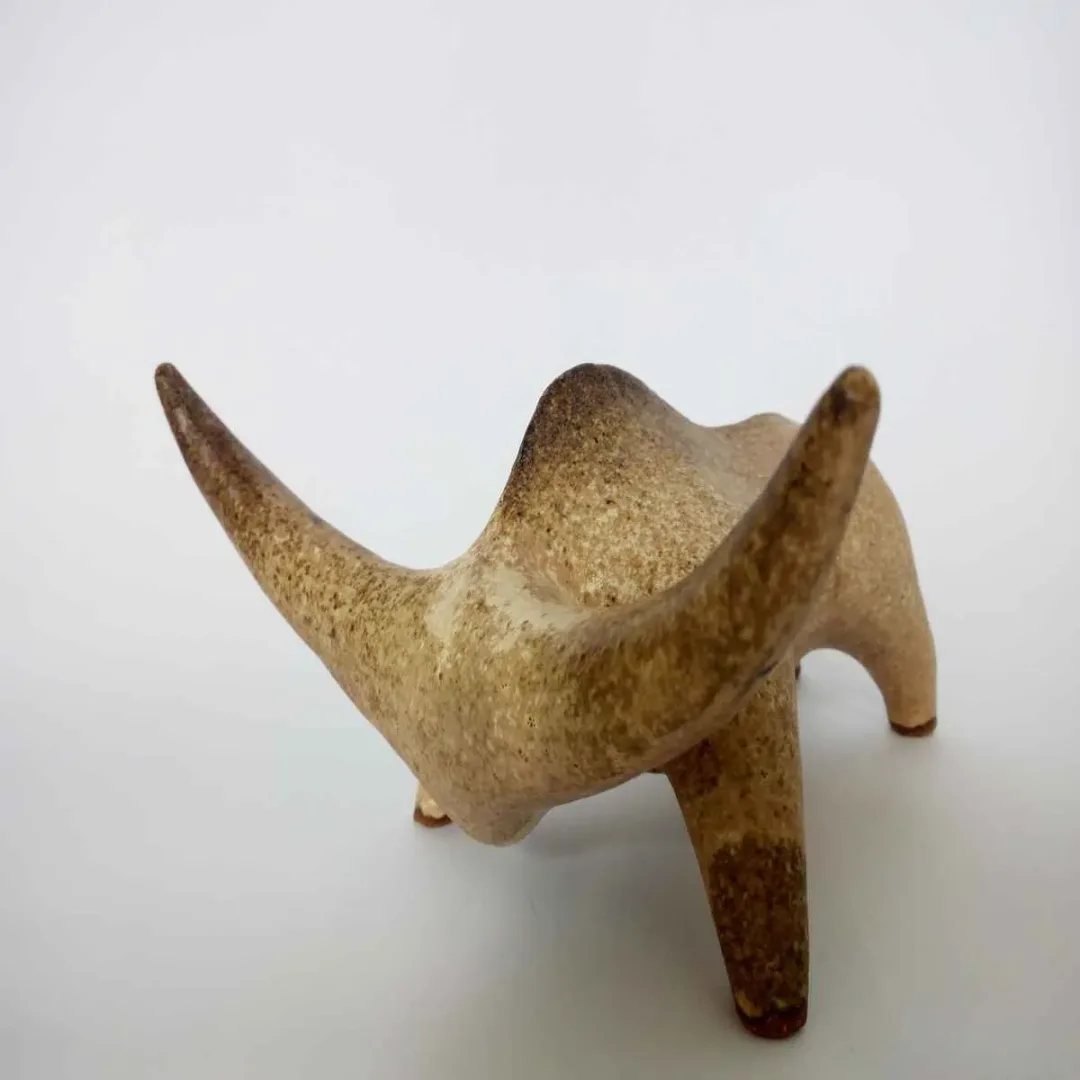 AYŞE ERGÜNER — “İsimsiz”, 2019 "İsimsiz" eseri AYŞE ERGÜNER tarafından 2019 yılında Seramik tekniği ile yapılmıştır.