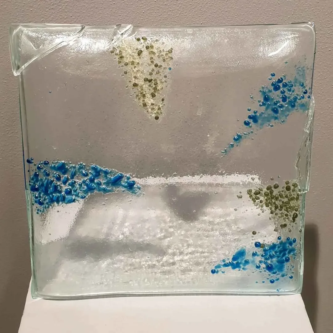 DENİZ KÜÇÜKBALLILAR — “İsimsiz”, 2019 "İsimsiz" eseri DENİZ KÜÇÜKBALLILAR tarafından 2019 yılında 25x25 cm ölçülerinde Cam tekniği ile yapılmıştır.