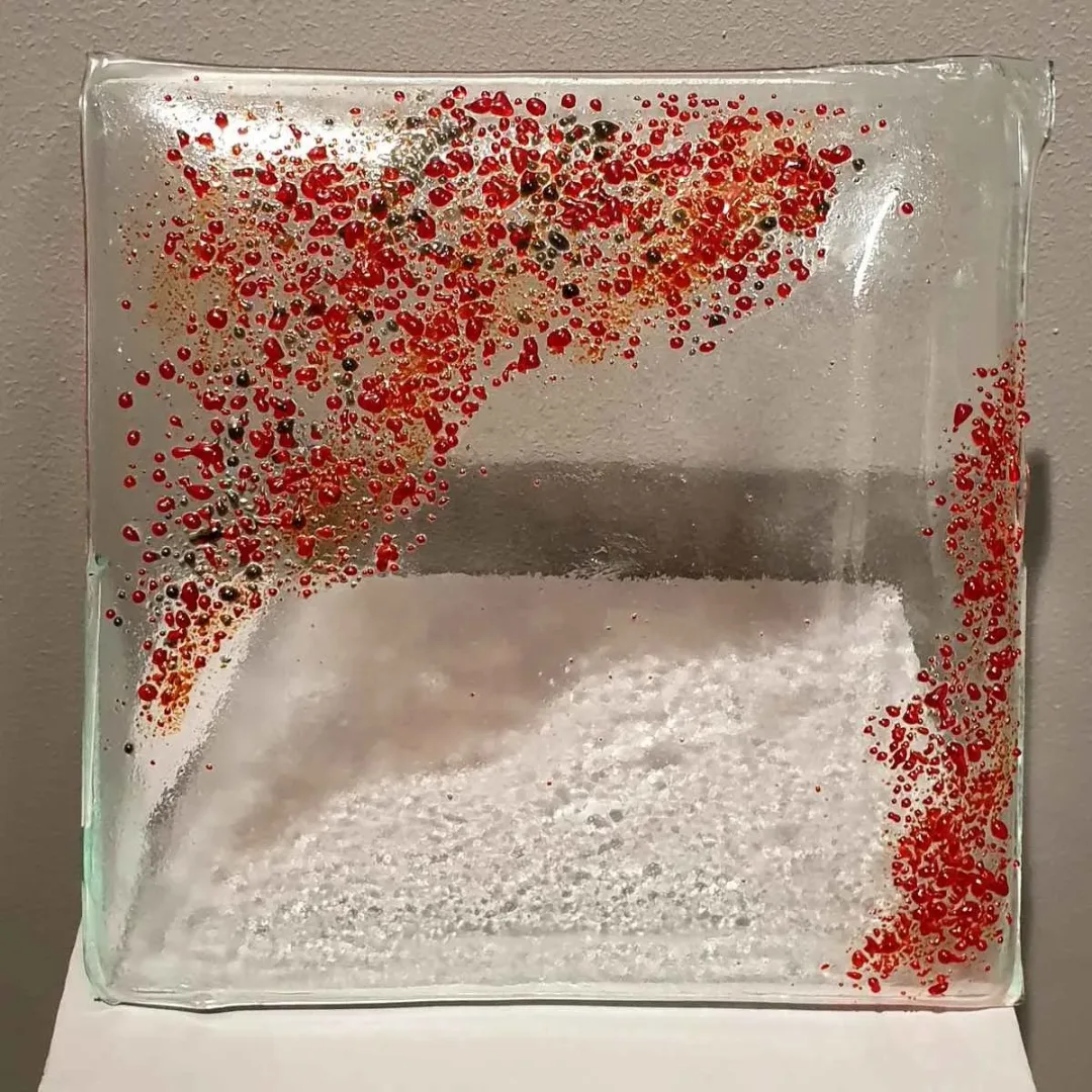 DENİZ KÜÇÜKBALLILAR — “İsimsiz”, 2019 "İsimsiz" eseri DENİZ KÜÇÜKBALLILAR tarafından 2019 yılında 25x25 cm ölçülerinde Cam tekniği ile yapılmıştır.