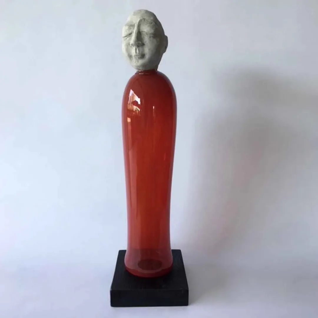 HALE FERİHA HENDEKCİGİL — “İsimsiz”, 2019 "İsimsiz" eseri HALE FERİHA HENDEKCİGİL tarafından 2019 yılında Cam tekniği ile yapılmıştır.