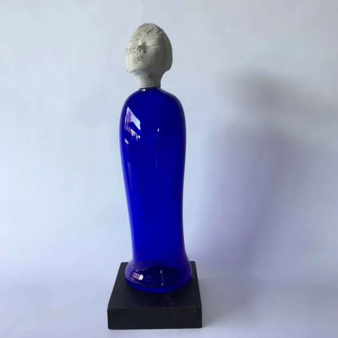 HALE FERİHA HENDEKCİGİL — “İsimsiz”, 2019 "İsimsiz" eseri HALE FERİHA HENDEKCİGİL tarafından 2019 yılında Cam tekniği ile yapılmıştır.