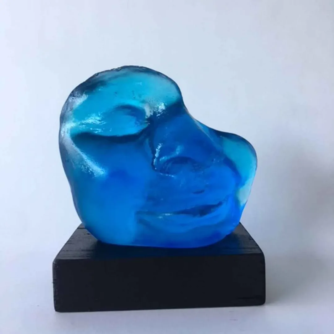 HALE FERİHA HENDEKCİGİL — “İsimsiz”, 2019 "İsimsiz" eseri HALE FERİHA HENDEKCİGİL tarafından 2019 yılında Cam tekniği ile yapılmıştır.