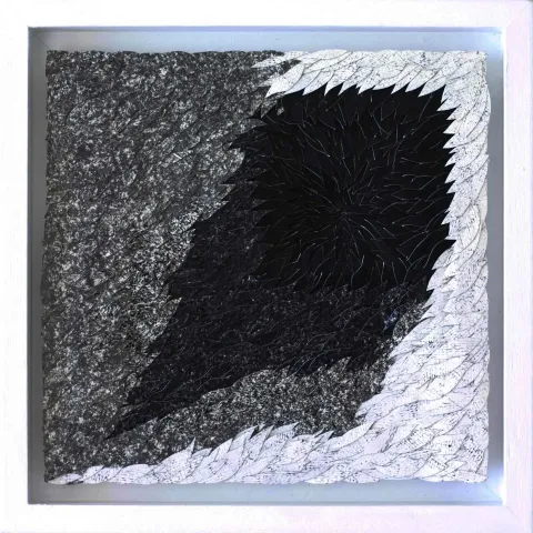 "Kök" eseri MERVE ÇETİN tarafından 2019 yılında 25x25 cm ölçülerinde Tuval üzeri karışık teknik tekniği ile yapılmıştır.