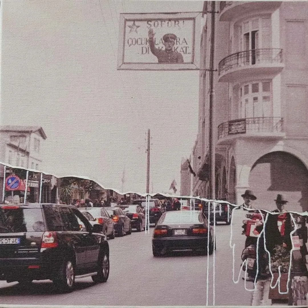 MİNE AKCAOĞLU — “İsimsiz”, 2019 "İsimsiz" eseri MİNE AKCAOĞLU tarafından 2019 yılında 25x25 cm ölçülerinde Tuval üzeri karışık teknik tekniği ile yapılmıştır.