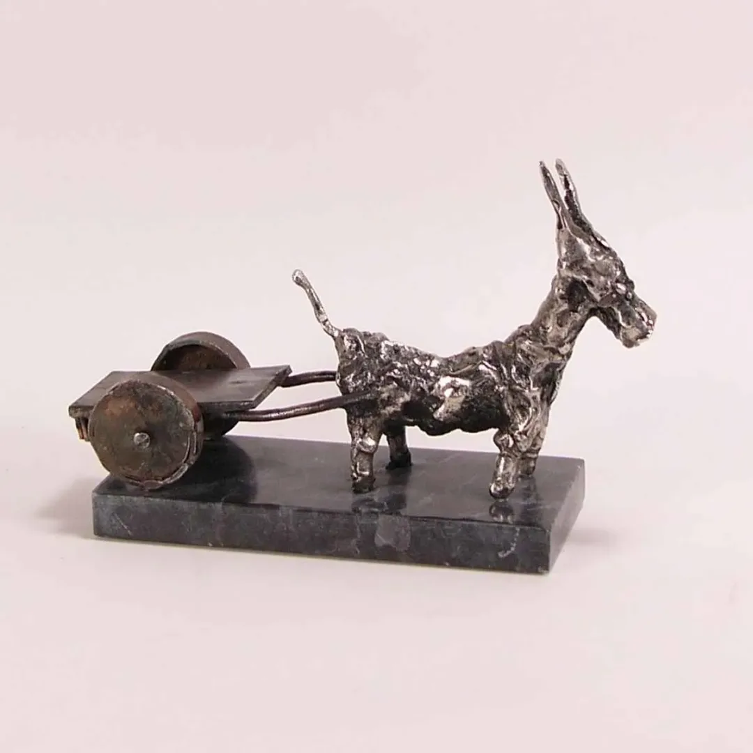 ÖZER AKTAŞ — “İsimsiz”, 2019 "İsimsiz" eseri ÖZER AKTAŞ tarafından 2019 yılında Demir yontu tekniği ile yapılmıştır.