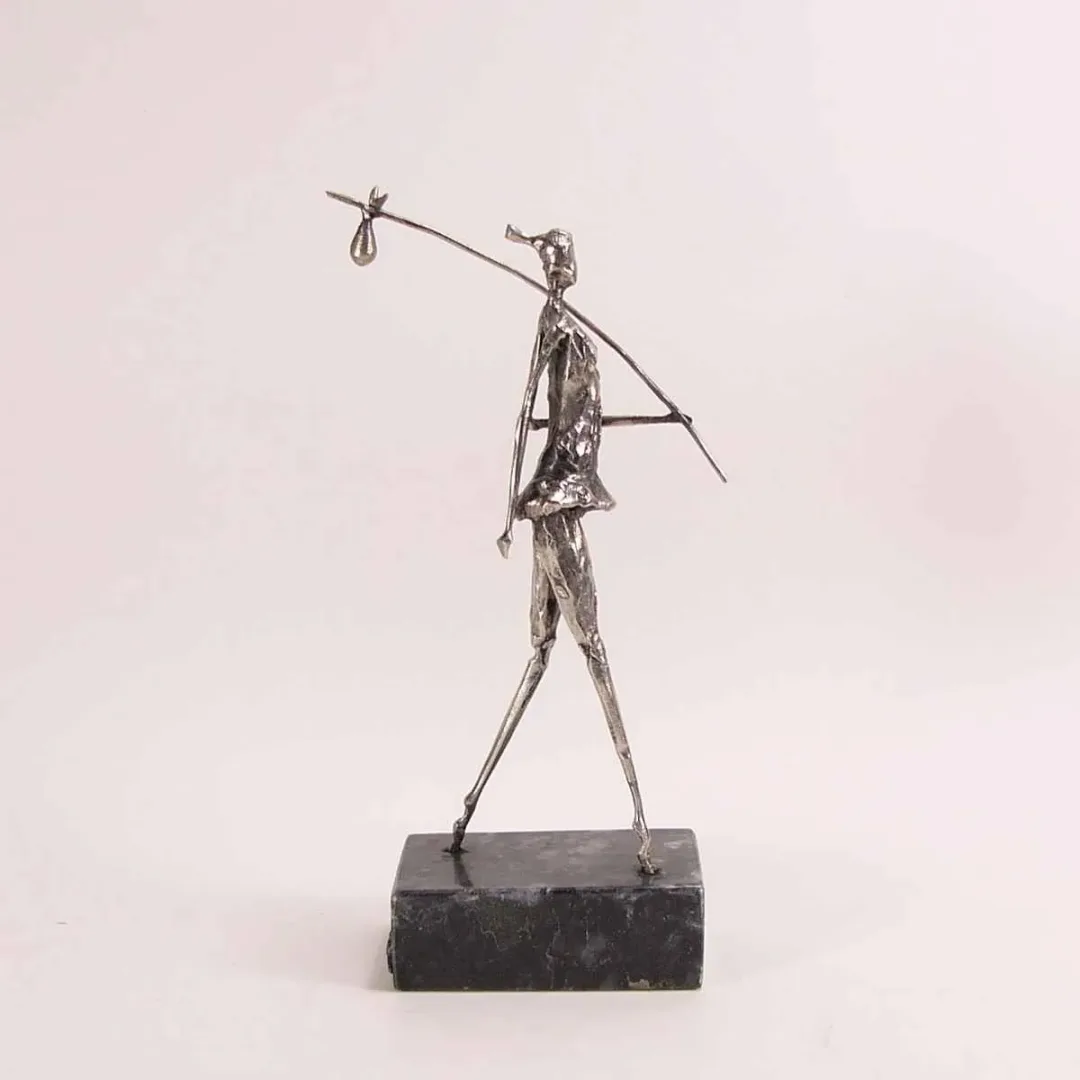 ÖZER AKTAŞ — “İsimsiz”, 2019 "İsimsiz" eseri ÖZER AKTAŞ tarafından 2019 yılında Demir yontu tekniği ile yapılmıştır.
