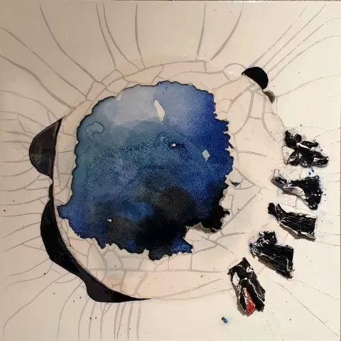 "İsimsiz" eseri SEDA CEVHER KOCAOĞLU tarafından 2019 yılında 25x25 cm ölçülerinde Seramik tekniği ile yapılmıştır.