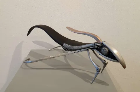 "Böcek" eseri SERKAN ERKOÇ tarafından 2020 yılında 17x52x24 cm ölçülerinde Ahşap, metal tekniği ile yapılmıştır.