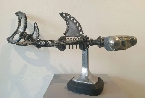 SERKAN ERKOÇ — “Çekiç Balığı”, 2020 "Çekiç Balığı" eseri SERKAN ERKOÇ tarafından 2020 yılında 42x74x20 cm ölçülerinde Ahşap, metal tekniği ile yapılmıştır.