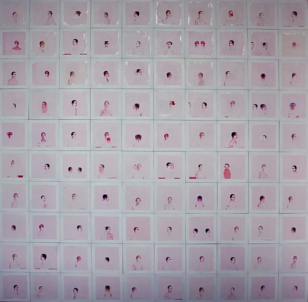 DUYGU AYDOĞAN — “İsimsiz”, 2019 "İsimsiz" eseri DUYGU AYDOĞAN tarafından 2019 yılında 100x100 cm ölçülerinde 100 adet mdf üzeri akrilik ve transfer tekniği ile yapılmıştır.