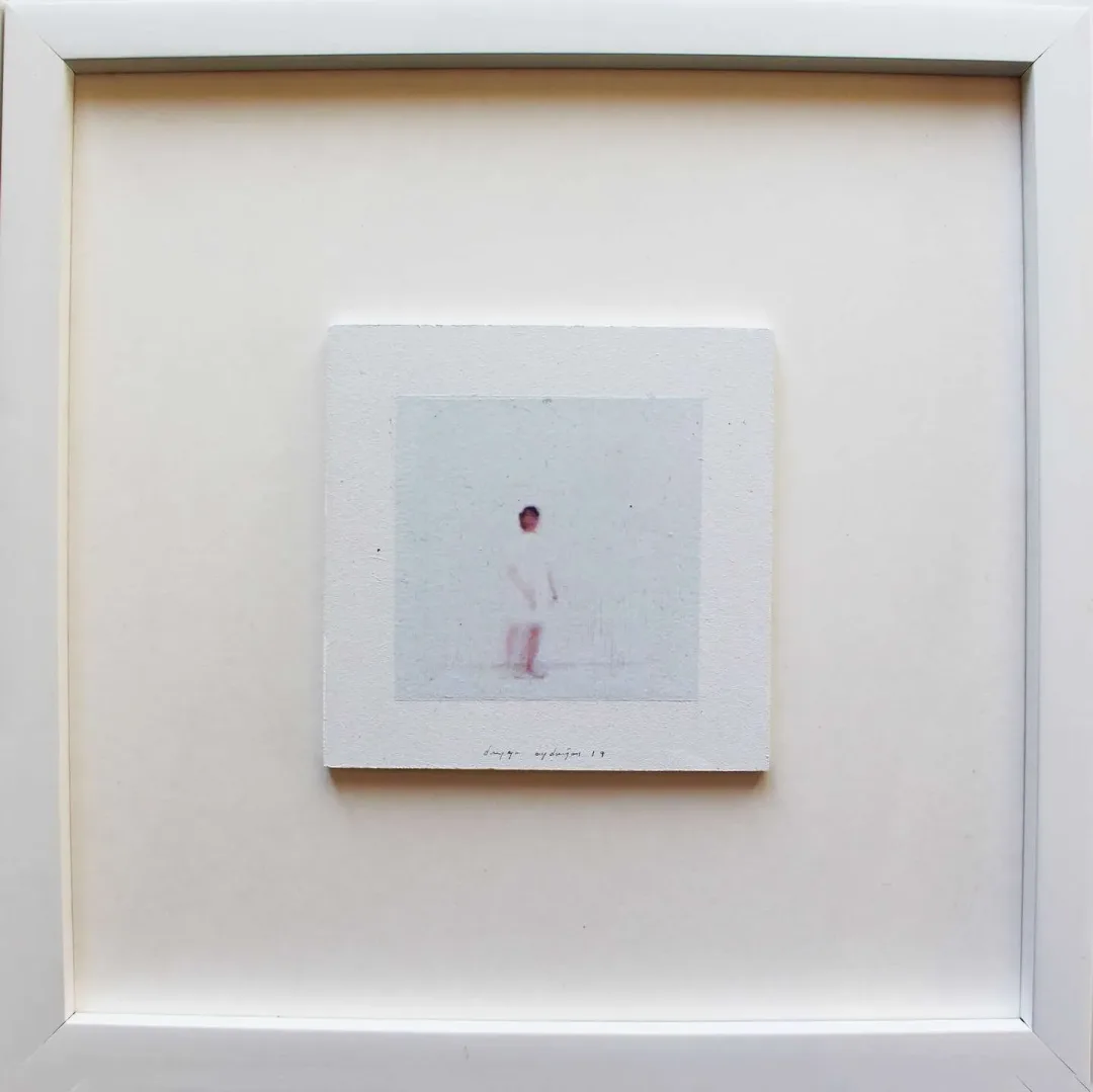 DUYGU AYDOĞAN — “İsimsiz”, 2019 "İsimsiz" eseri DUYGU AYDOĞAN tarafından 2019 yılında 10x10 cm ölçülerinde MDF üzeri transfer ve akrilik tekniği ile yapılmıştır.