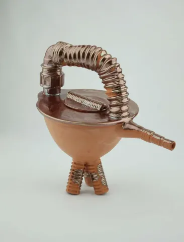 FİDAN TONZA — “Çaydanlık-xII”, 2020 "Çaydanlık-xII" eseri FİDAN TONZA tarafından 2020 yılında 16x25x23 cm ölçülerinde 1050° Kırmızı çamur kalıp + elle şekillendirme+sırlı tekniği ile yapılmıştır.