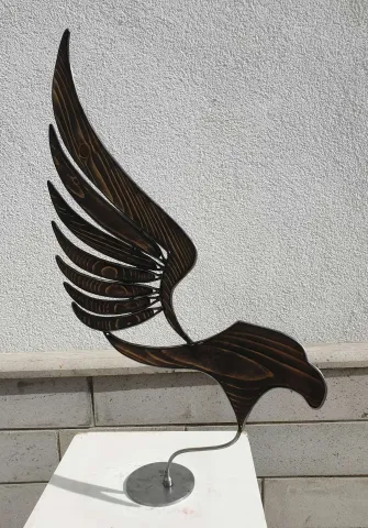 "Kartal" eseri SERKAN ERKOÇ tarafından 2020 yılında 71x45x10 cm ölçülerinde Ahşap, metal tekniği ile yapılmıştır.