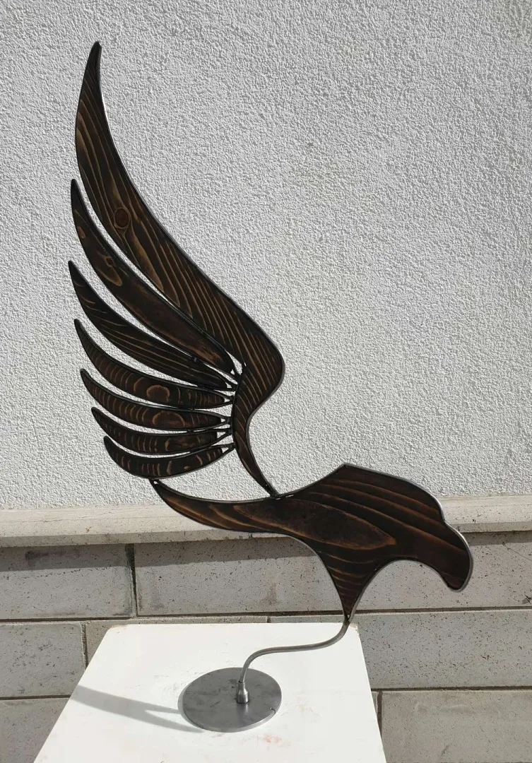 yakınlaştır "Kartal" eseri SERKAN ERKOÇ tarafından 2020 yılında 71x45x10 cm ölçülerinde Ahşap, metal tekniği ile yapılmıştır.