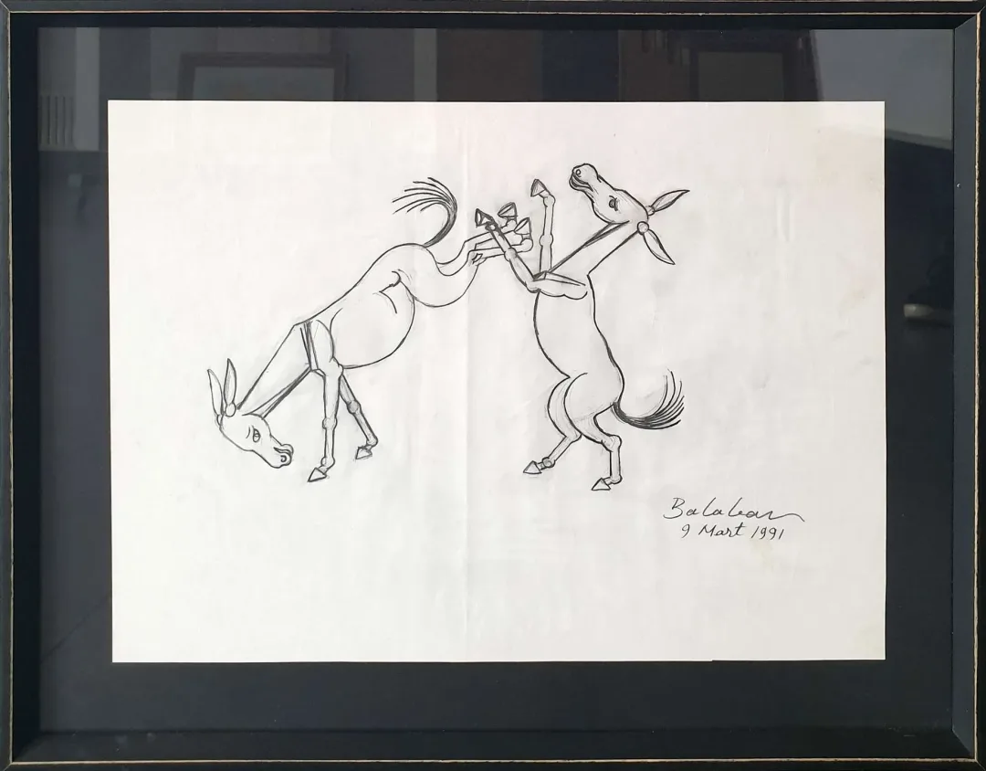 "Tepişen Eşekler" eseri İBRAHİM BALABAN tarafından 1991 yılında 30x40 cm ölçülerinde Kağıt üzeri karakalem tekniği ile yapılmıştır.