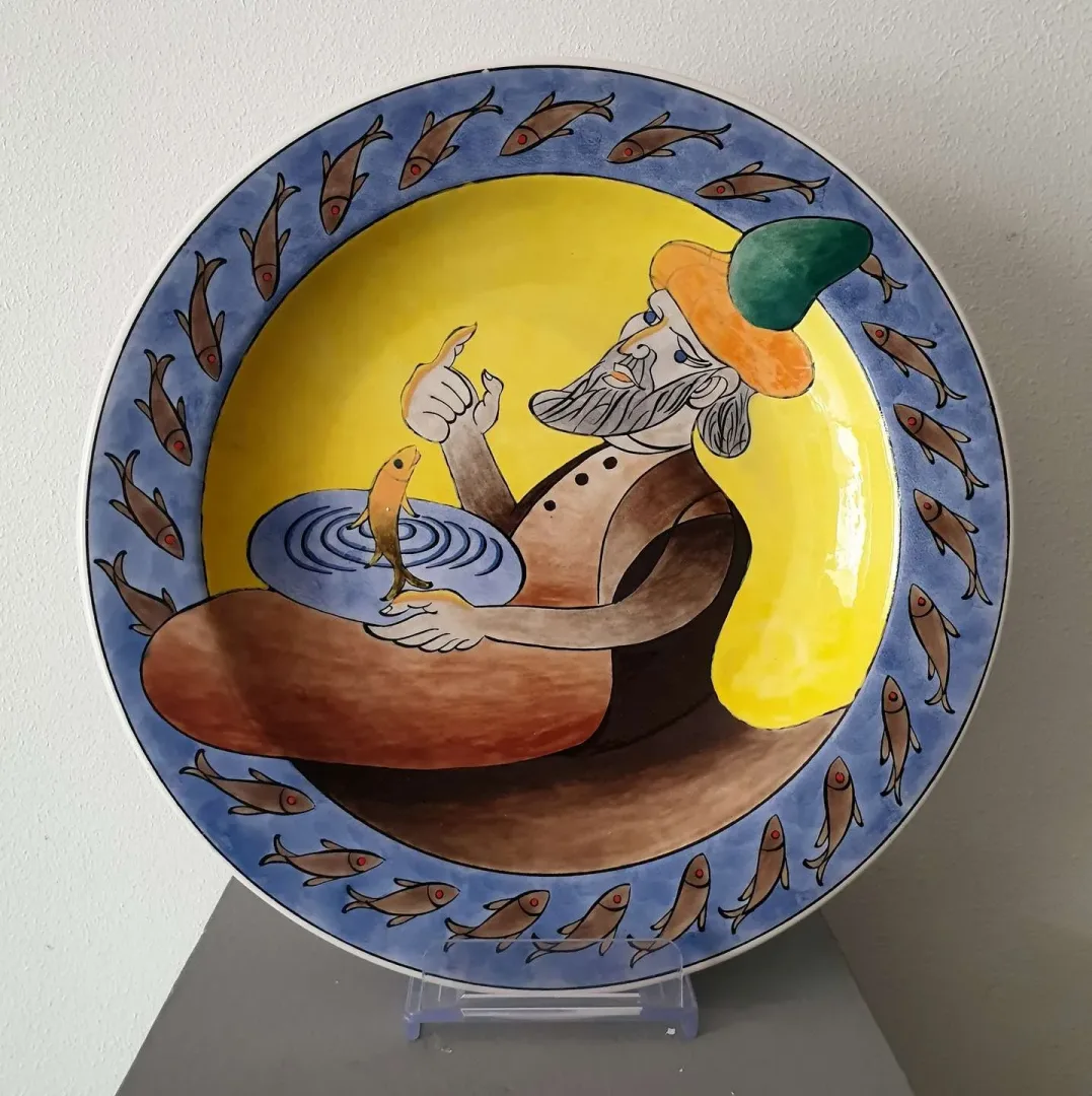 yakınlaştır "Şeyh Bedrettin" eseri İBRAHİM BALABAN tarafından 2007 yılında 33x33 cm ölçülerinde İznik Mavi Çini Tabak tekniği ile yapılmıştır.