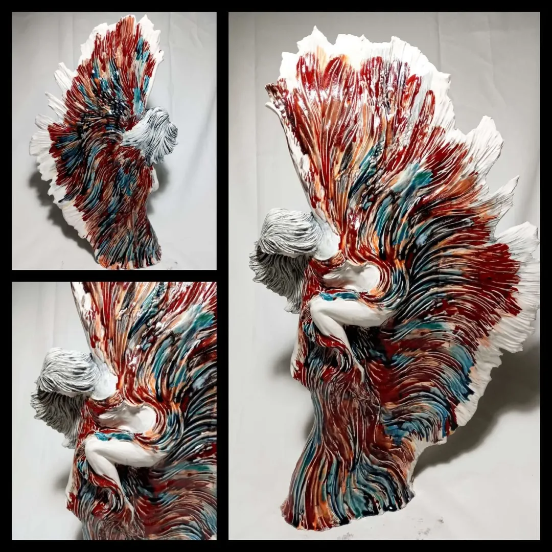 "Ateşin Dansı" eseri ORÇUN İLTER tarafından 2021 yılında 70x40x15 cm ölçülerinde Serbest elle şekillendirme stoneware 1180°C tekniği ile yapılmıştır.