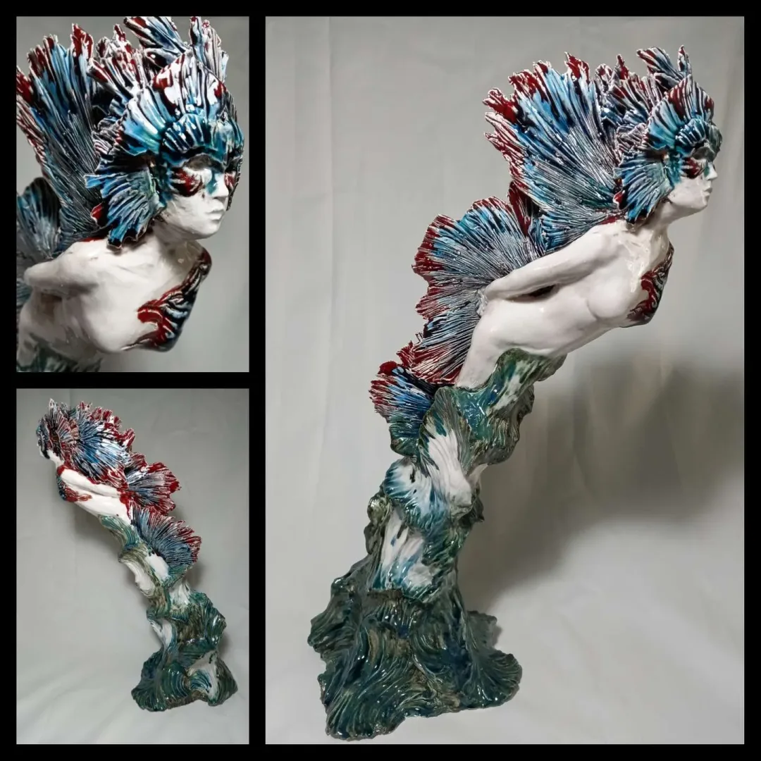 yakınlaştır "Derinliklerin Dansı" eseri ORÇUN İLTER tarafından 2021 yılında 70x40x24 cm ölçülerinde Serbest elle şekillendirme stoneware 1180°C tekniği ile yapılmıştır.