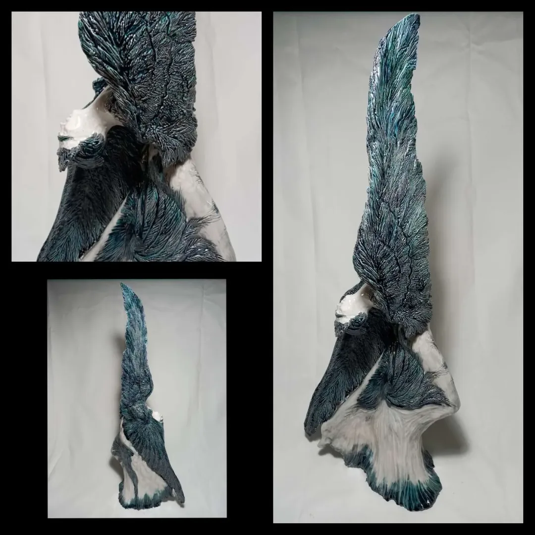 yakınlaştır "Siyah Kuğu" eseri ORÇUN İLTER tarafından 2021 yılında 82x28x18 cm ölçülerinde Serbest elle şekillendirme stoneware 1180°C tekniği ile yapılmıştır.