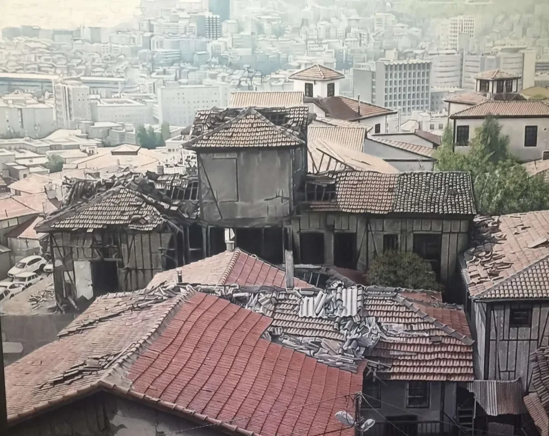 "Samanpazarından" eseri FETHİ ÇELİK tarafından 2020 yılında 130x115 cm ölçülerinde Tuval üzeri yağlı boya tekniği ile yapılmıştır.