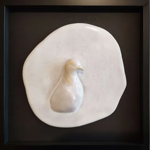 "Tek" eseri EMRE KOÇ tarafından 2021 yılında 32x32 cm ölçülerinde Serbest Şekillendirme tekniği ile yapılmıştır.