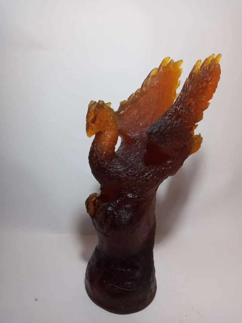 yakınlaştır "Anka Kuşu" eseri AHMET MERT ERTÜRK tarafından 2021 yılında 23x15x8 cm ölçülerinde Kalıpla Şekillendirme tekniği ile yapılmıştır.