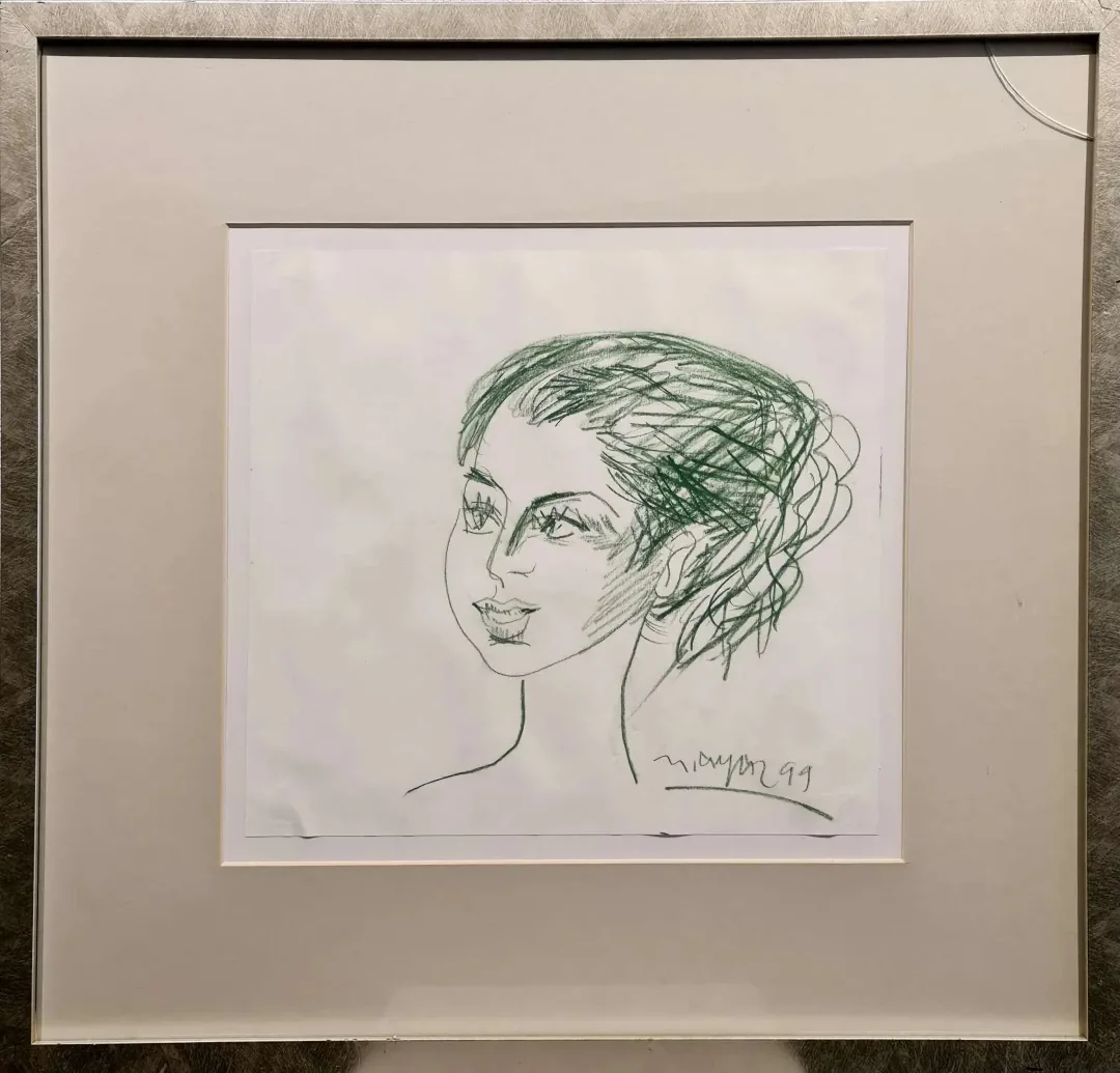 Bu eser MUSTAFA AYAZ tarafından 1999 yılında 32x34 cm ölçülerinde Desen tekniği ile yapılmıştır.