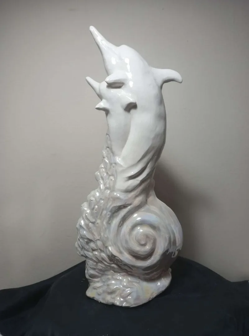 yakınlaştır "Yunuslar" eseri ORÇUN İLTER tarafından 2021 yılında 40x17x10 cm ölçülerinde Seramik elle şekillendirme 1200°C tekniği ile yapılmıştır.