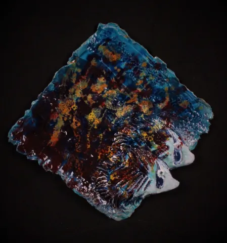 "Renkler yaşam" eseri ORÇUN İLTER tarafından 2016 yılında 40x40 cm ölçülerinde Seramik pano 1150°C tekniği ile yapılmıştır.