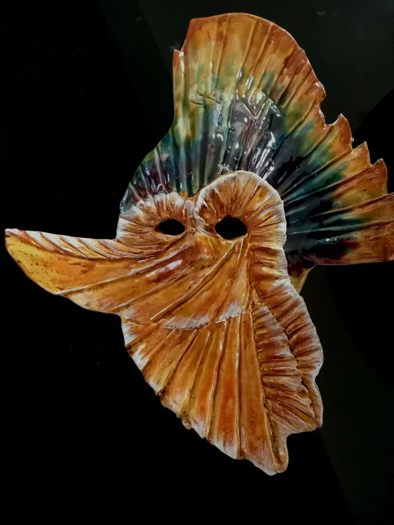yakınlaştır "Sessizlik" eseri ORÇUN İLTER tarafından 39x54 cm ölçülerinde Seramik elle şekillendirme 1200°C tekniği ile yapılmıştır.