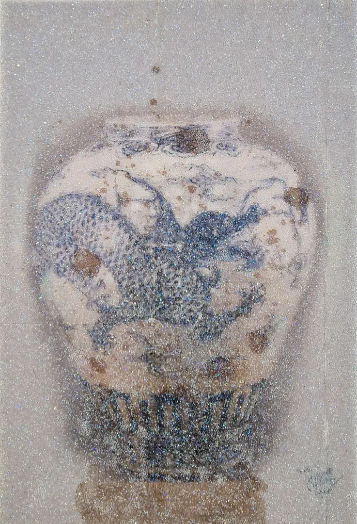 yakınlaştır "Light-blue porcelain vase" eseri TAE MO YANG tarafından 2021 yılında 73x50 cm ölçülerinde Tuval üzeri akrilik ve taş tekniği ile yapılmıştır.
