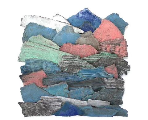 GÜLİZ KORKMAZ — “Yakın-I”, 2021 "Yakın-I" eseri GÜLİZ KORKMAZ tarafından 2021 yılında 55x51x4 cm ölçülerinde Serbest elle şekillendirme, mdf üzeri stoneware, 1200°C tekniği ile yapılmıştır.