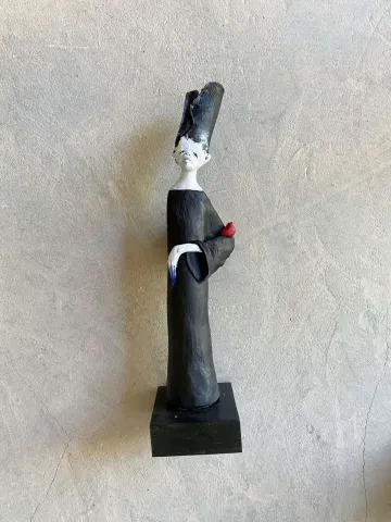 EKİN YÜKSEL — 2021 Bu eser EKİN YÜKSEL tarafından 2021 yılında 12x12x43 cm ölçülerinde Seramik tekniği ile yapılmıştır.