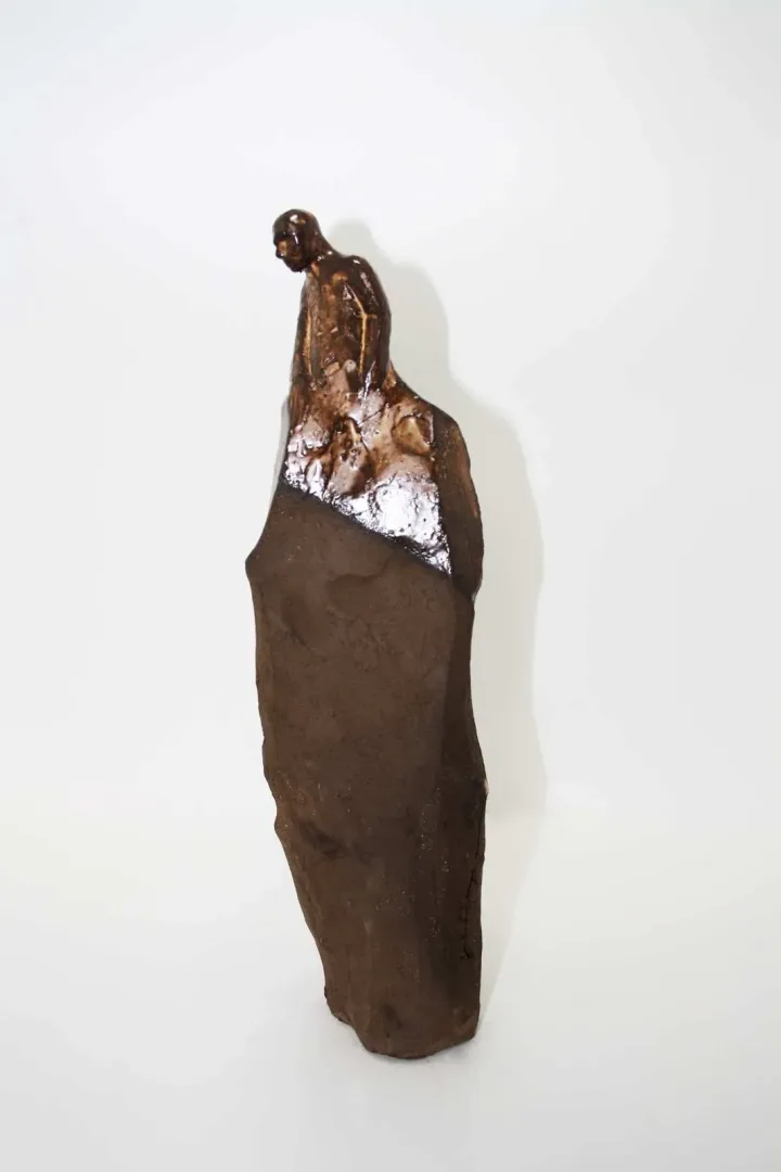 yakınlaştır "Hayalsiz Çocuk" eseri FATİH KOYUNCU tarafından 2021 yılında 30x9x7 cm ölçülerinde Seramik, 1050° C tekniği ile yapılmıştır.